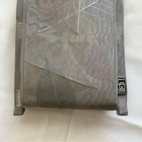 Bo’s Art Studio The Opera Collection Gray Leaf Pattern Evening Bag EUC - Picture 3 of 14